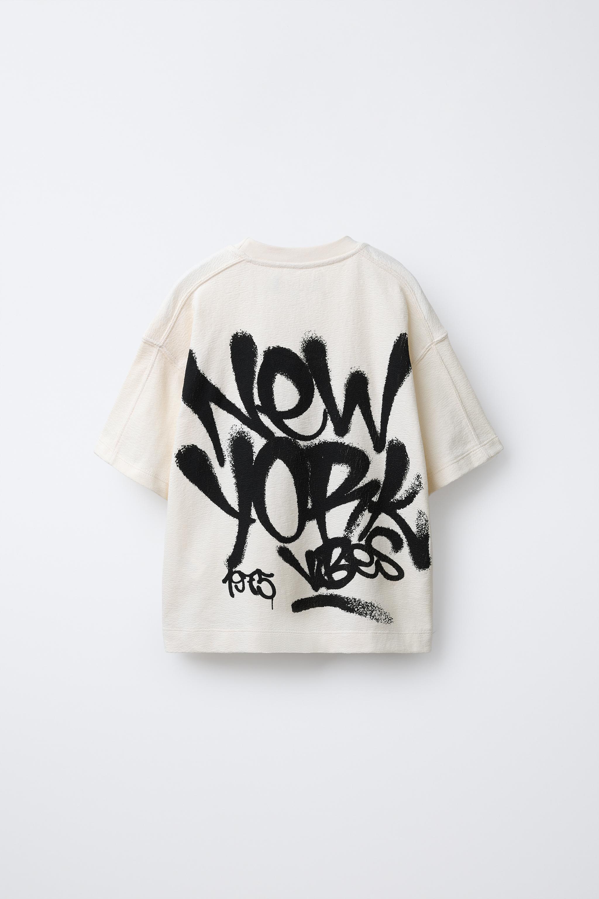 T-SHIRT TEXTURÉ GRAFFITI